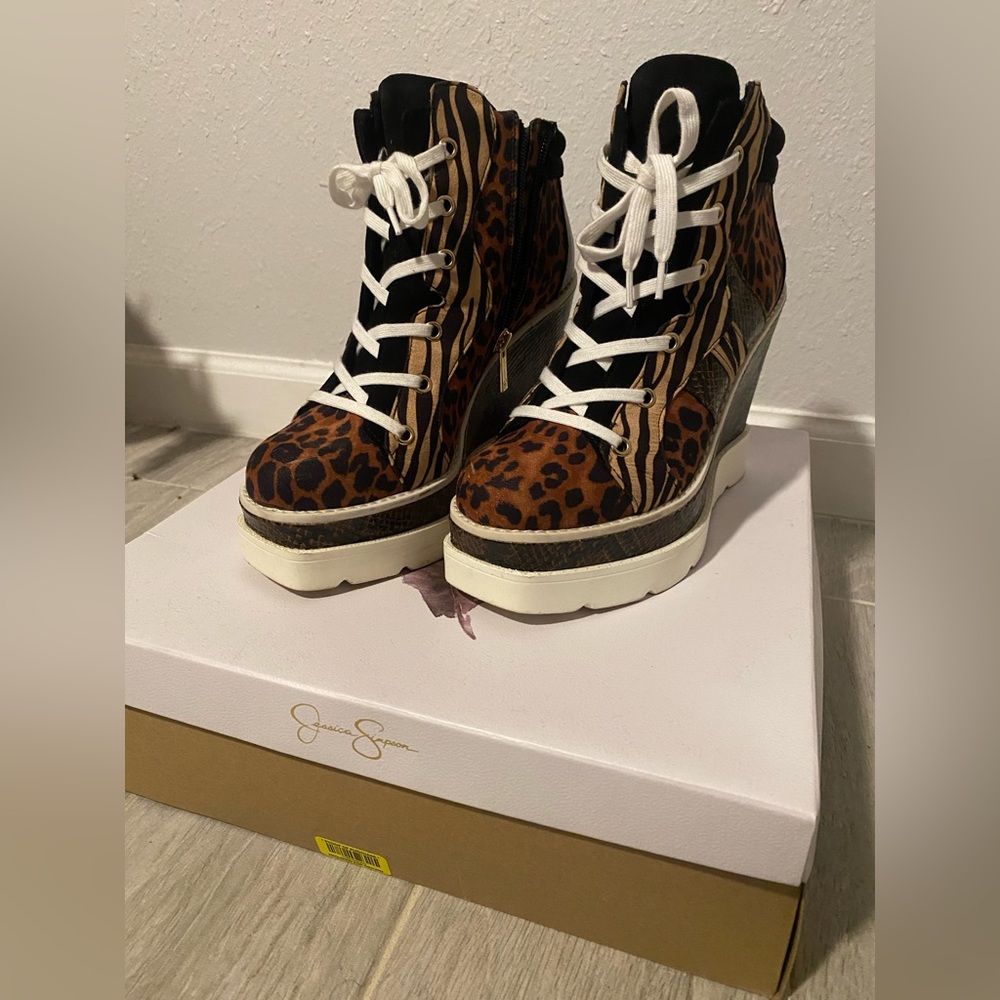 Jessica Simpson, Women’s 8.5M, Snakeskin-Leopard-Zebra patterns with org. box